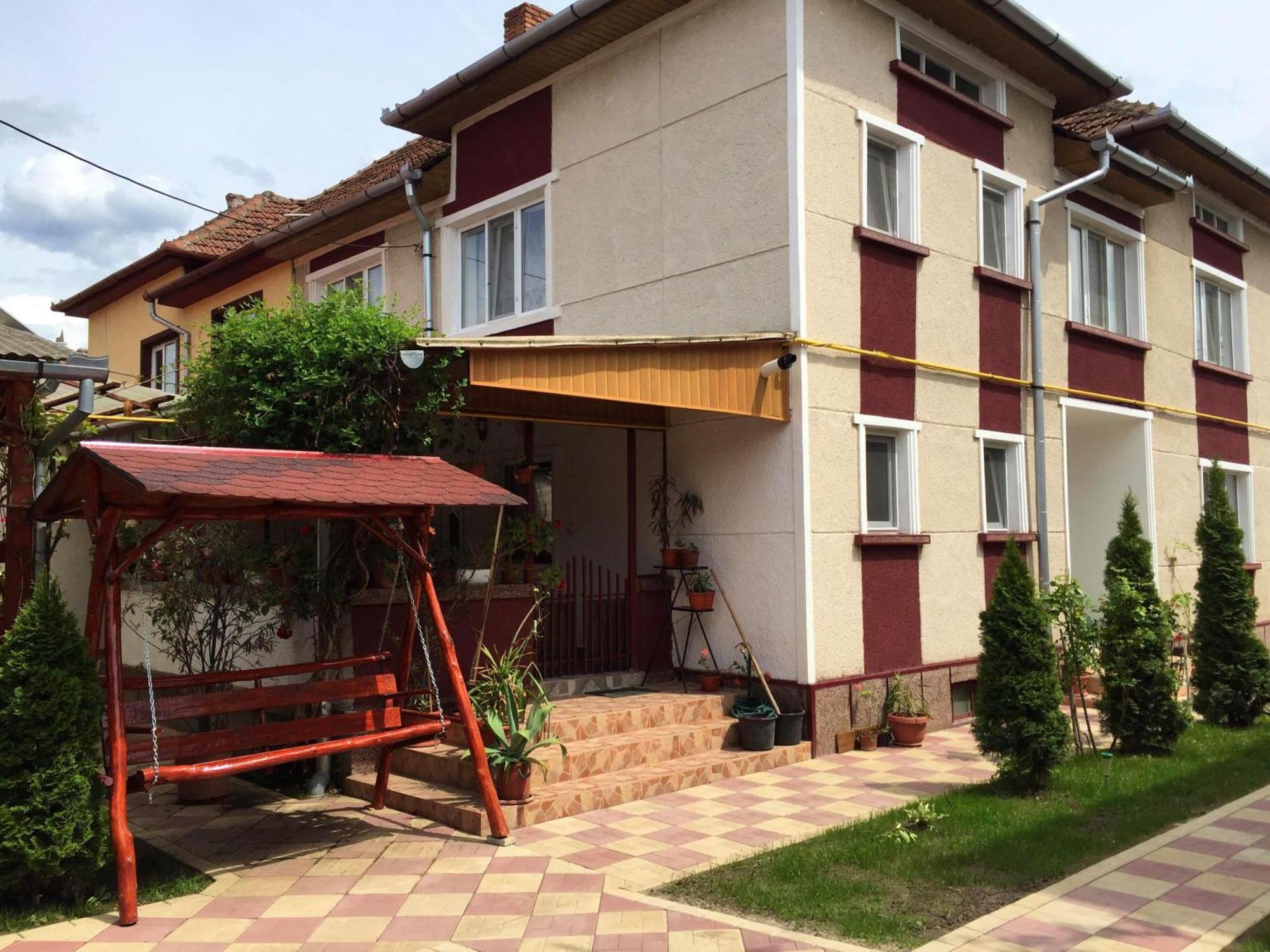 Casa Mary Hotel Hateg Exterior photo