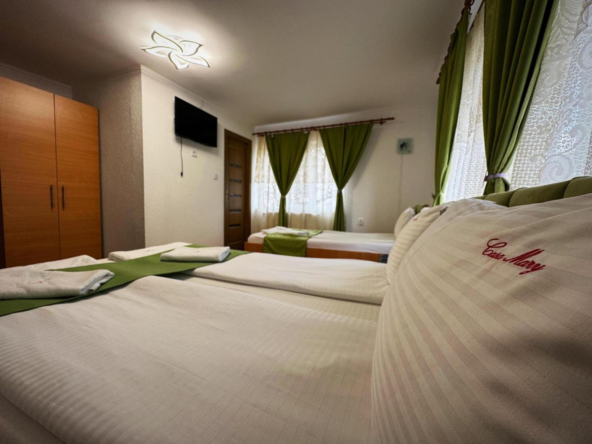 Casa Mary Hotel Hateg Exterior photo